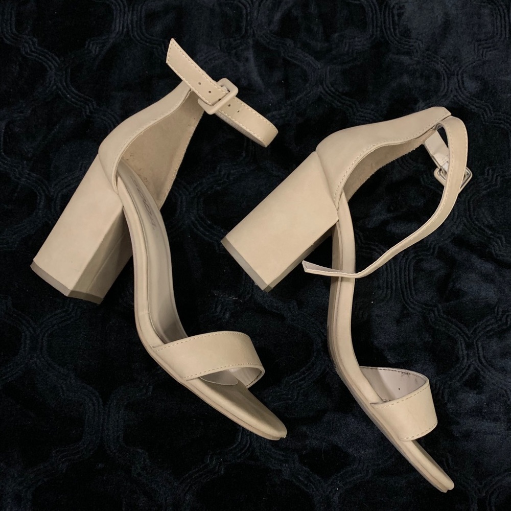 Tan block heels soda size 7 1/2